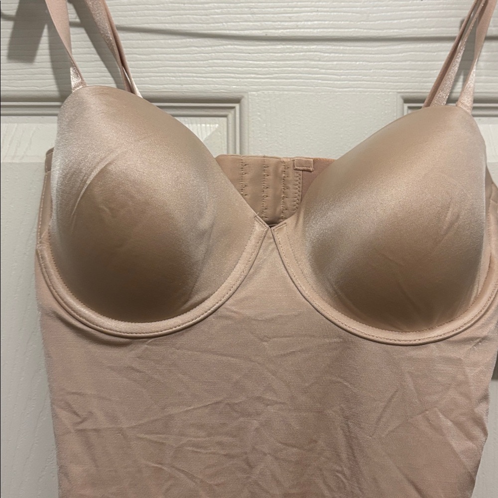 ‼️BNWT‼️Spanx Strapless Cupped Mid-Thigh Bodysuit - Picture 2 of 7
